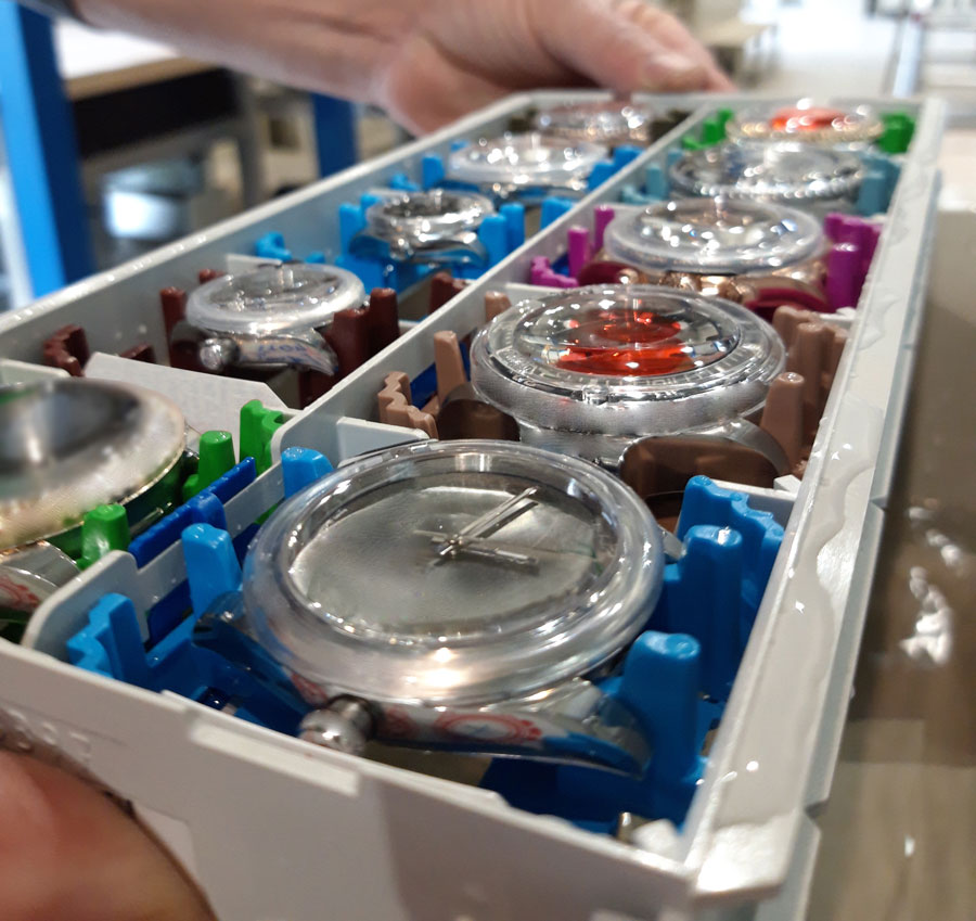 Watches Dried in Continuous Operation