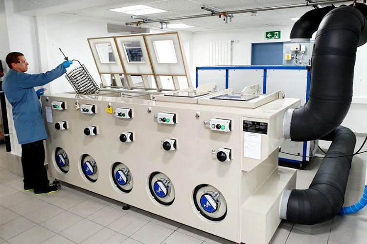 harter-uhrenteile-produktion-750-500